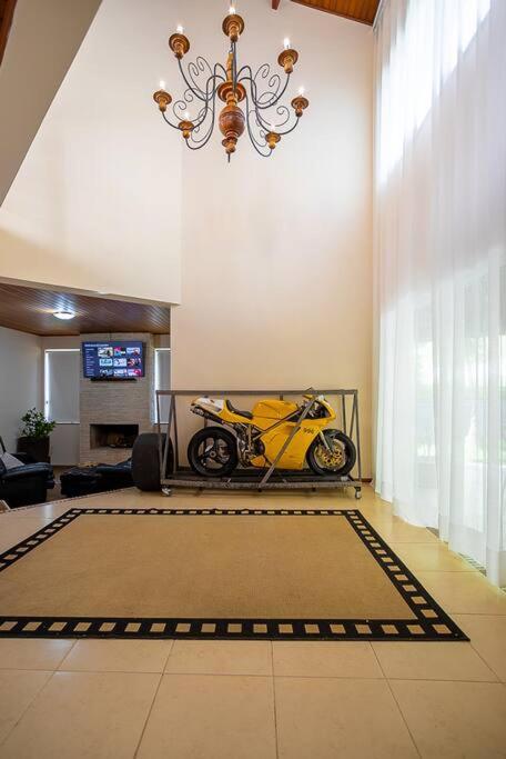 Casa 996 Condominio Fazenda Orypaba モンテ・アレーグレ・ド・スー エクステリア 写真